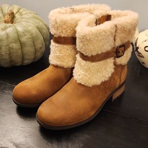 UGG WOMEN'S BROWN BLAYRE II BOOTS - ROUND TOE Size 10